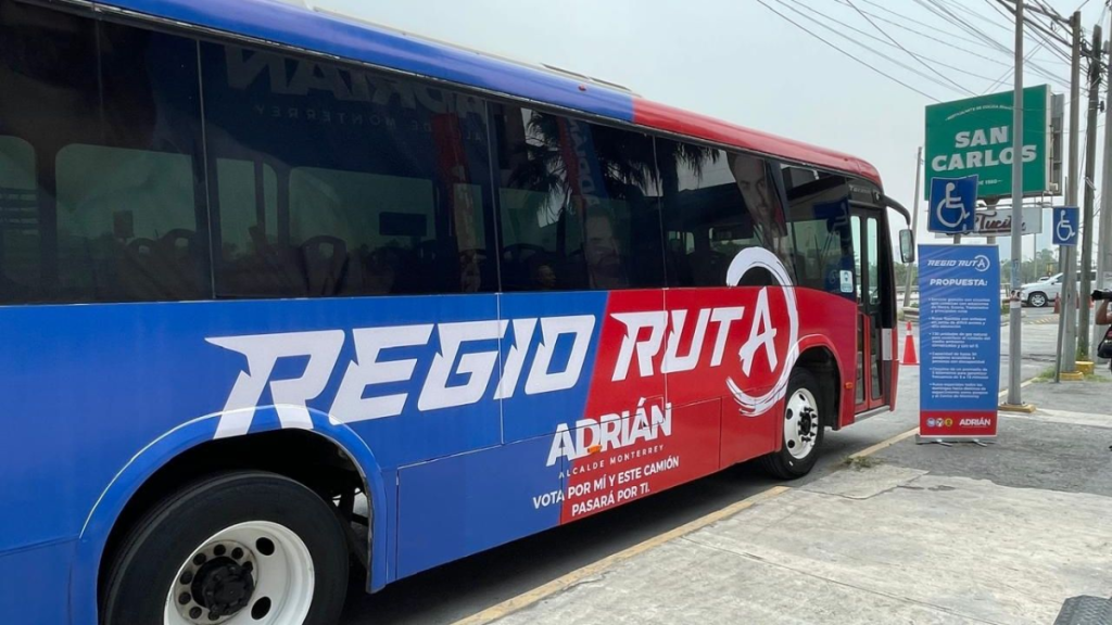 Municipios de Nuevo León implementan transporte alternativo ante crisis.