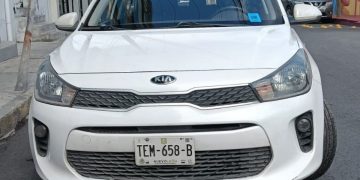 POLICÍA-MONTERREY-AUTO-DECOMISADO