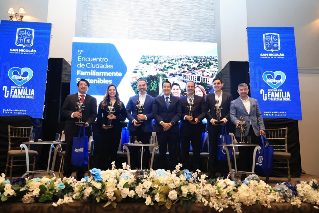 bienestar familiar, cohesión social, desarrollo familiar, Adrián de la Garza, programas sociales