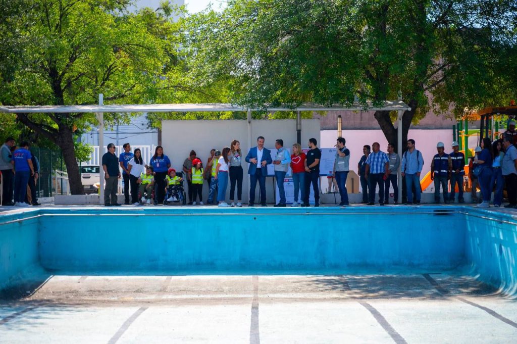 Adrián de la Garza, DIF Monterrey, alberca adaptada, neurodesarrollo, ciudad de la inclusión