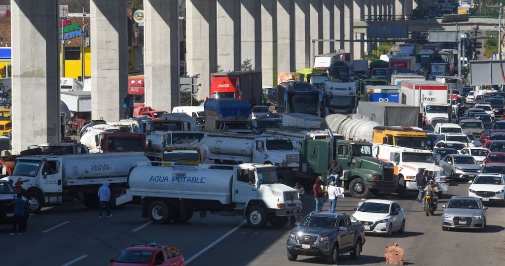 Megabloqueo-Bloqueo-autopistas-Nuevo-León-carreteras-federales-cierre-vial
