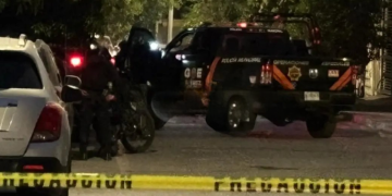 Detenido de la FGR escapa tras desarmar a policías en Juárez