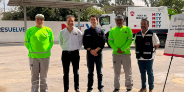 Entrega de nuevos camiones de limpieza pública en Monterrey