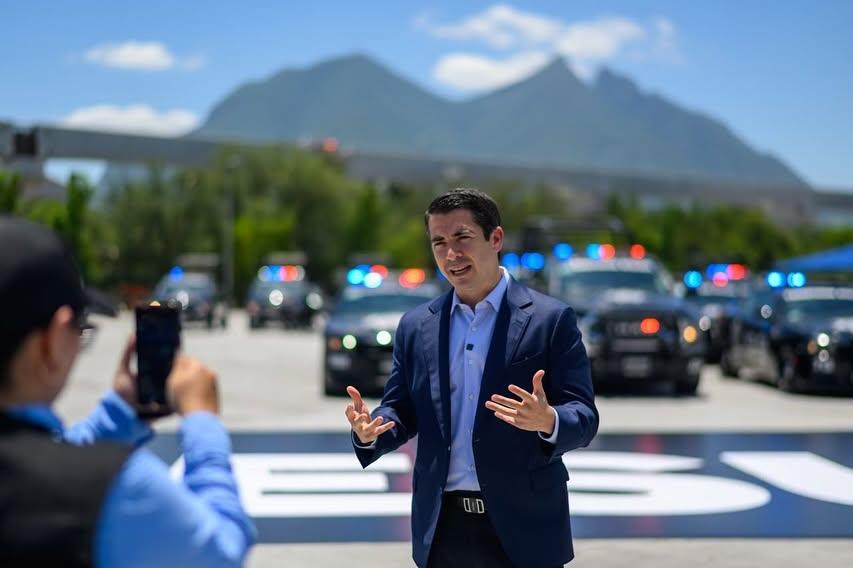 Marcelo Segovia se registra para posible alcaldía en Monterrey 2027