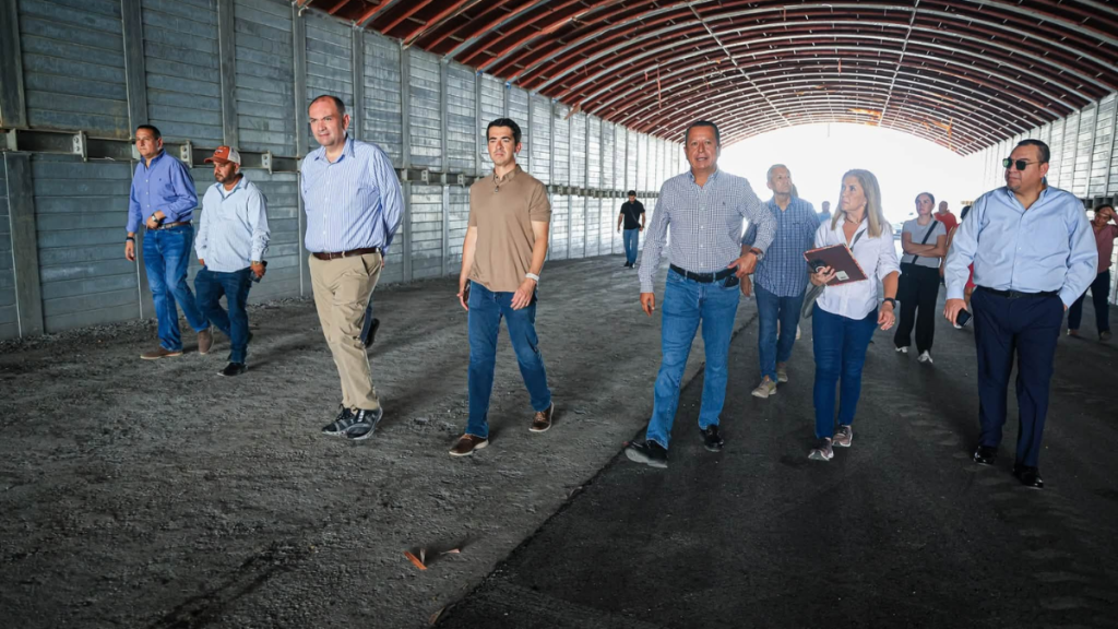 Vecinos y Marcelo Segovia evalúan el nuevo Circuito Huajuco